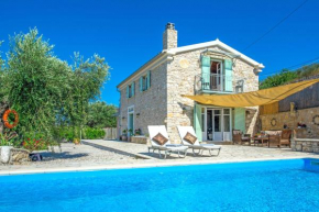 Villa Siorra by PosarelliVillas